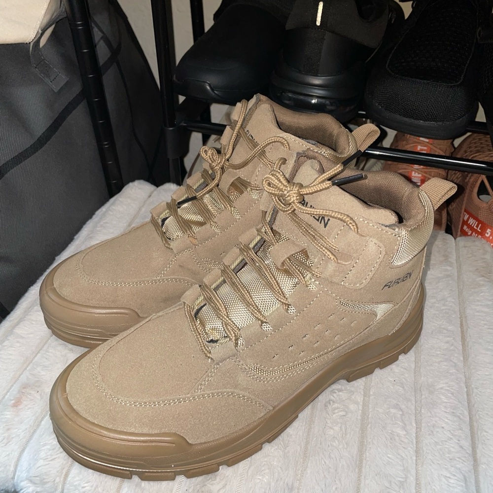 Tan Men's Hiking Boots